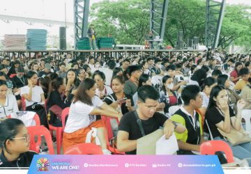 600 ka iskolar sa Davao del Norte, gigiyahan na sa ilang karera, nakadawat pa og pinansyal nga suporta